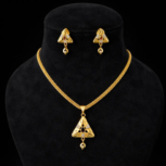Rajsi Trikon Pendant Set